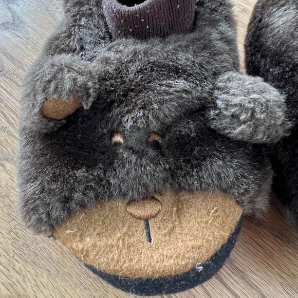 L.L. Bean fuzzy bear slippers for toddlers size 9-10 - Picture 2 of 4